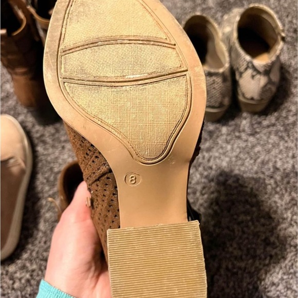 Size 8 brown heel boots - Picture 4 of 4